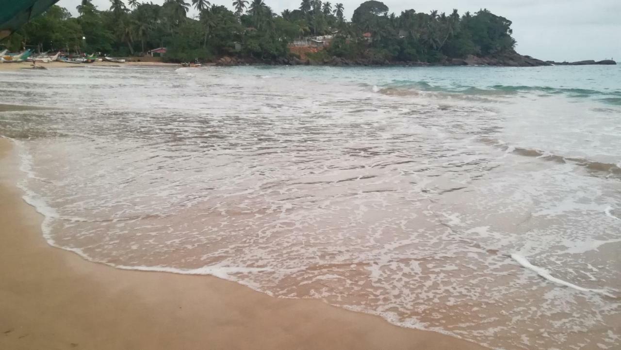 Kiralawella Beach Inn Matara Exterior foto